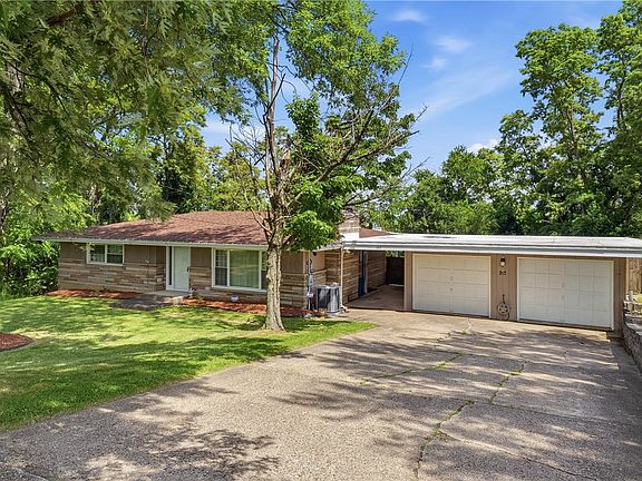 2nd image of 1311 Wickerham Dr