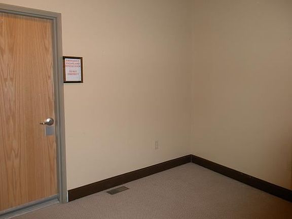 3rd image of 109 S Washington Sq APT E