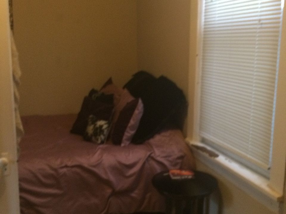 2nd image of 949 N Winchester Ave APT 1B