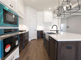 8317 Mountain Oak Dr, Edmond, OK 73034