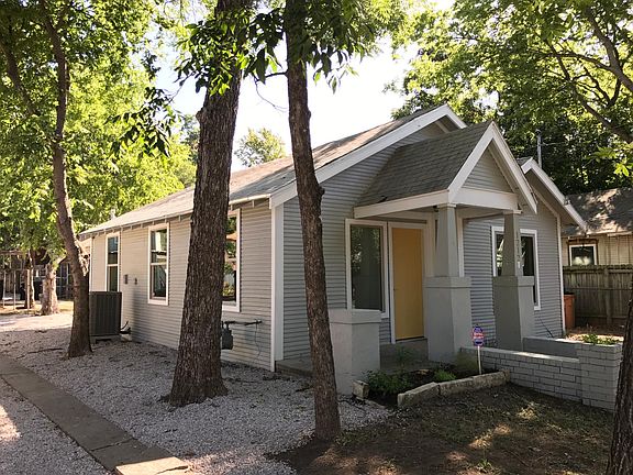 has new driveway gate, not shown here