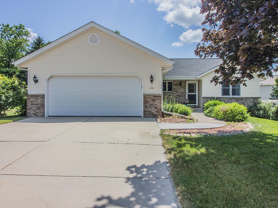 1st image of 1201 Red Pine Ct