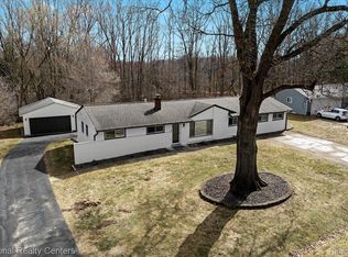 6198 Cramlane Dr, Clarkston, MI 48346