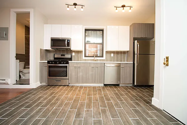 Rented by Nooklyn NYC LLC | media 11