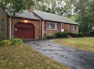 2 Compass Cir, Hyannis, MA 02601