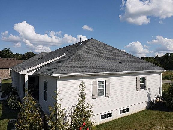4th image of 940 Creekview Dr