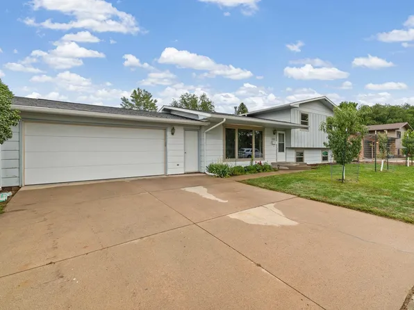 2702 Raymond Dr, Rapid City, SD 57702