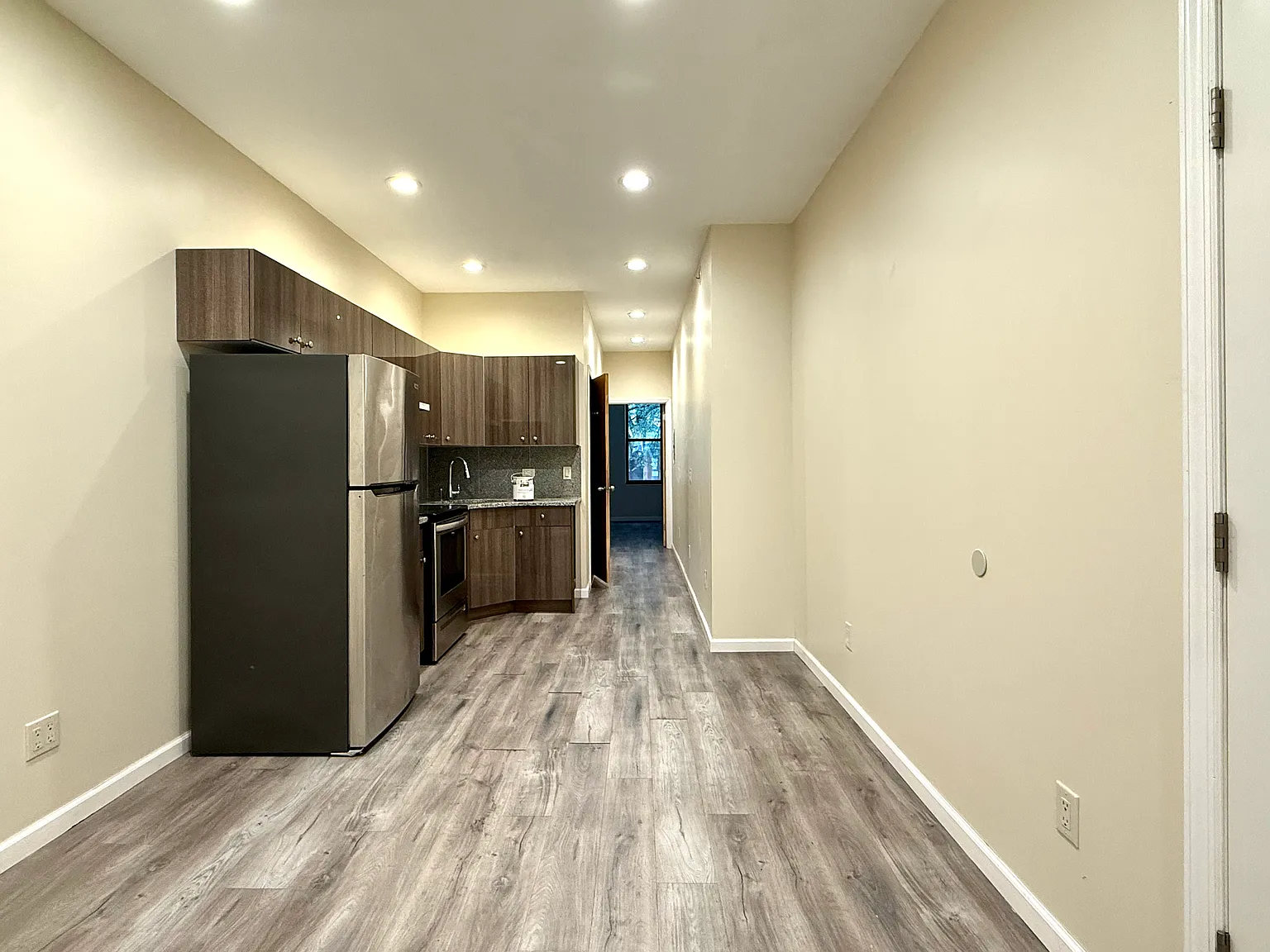 2 bed, $3,300 — Photo 2