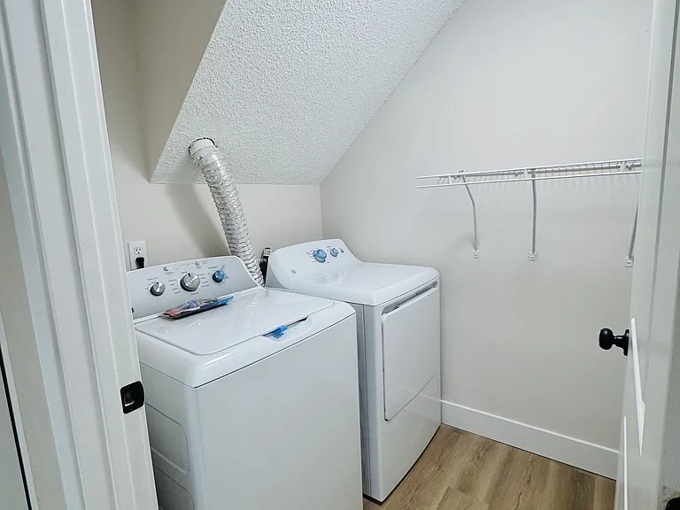Parkmead Apartments — Photo 24