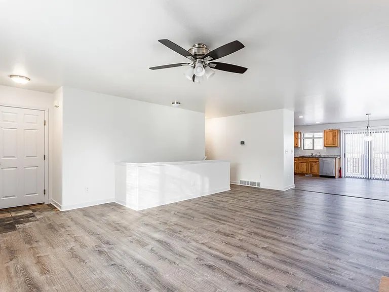 5823 Sagebrook Dr — Photo 2