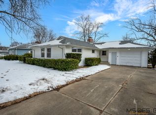 804 Normal Rd, Dekalb, IL 60115