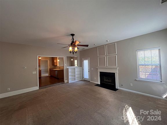 3rd image of 2068 White Cedar Ln