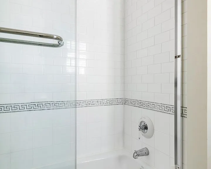 84 1/3 King St #B — Photo 21