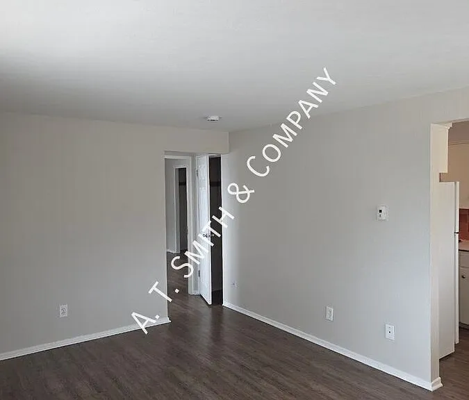 5427 Dover St #H — Photo 3