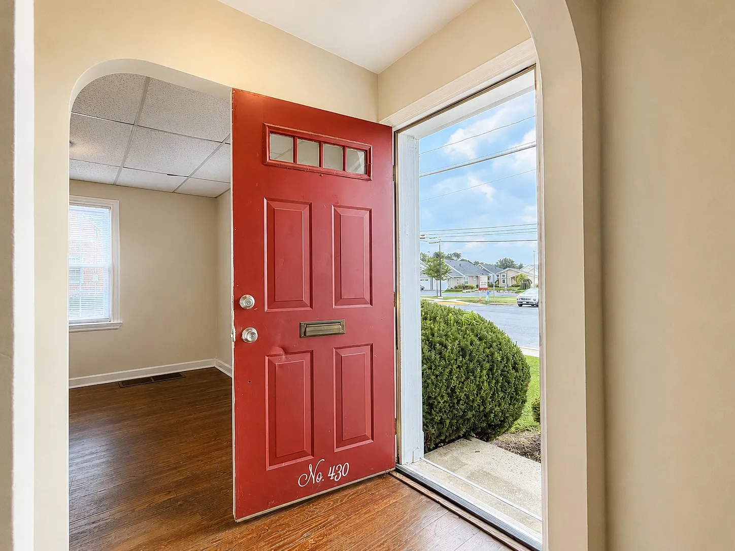 2 bed, 1.5 bath, 1047 sqft, $1,745 — Photo 2