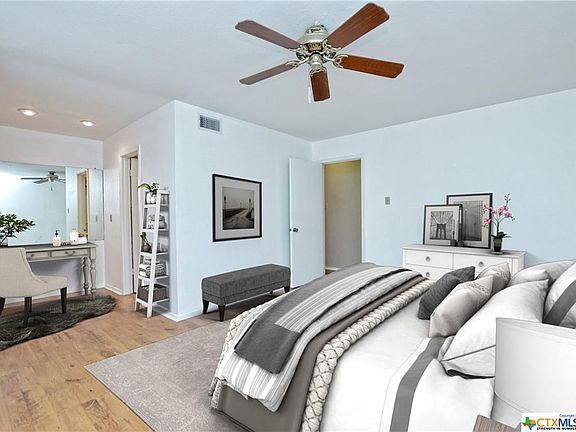 4th image of 11003 Hillside Oak Ln