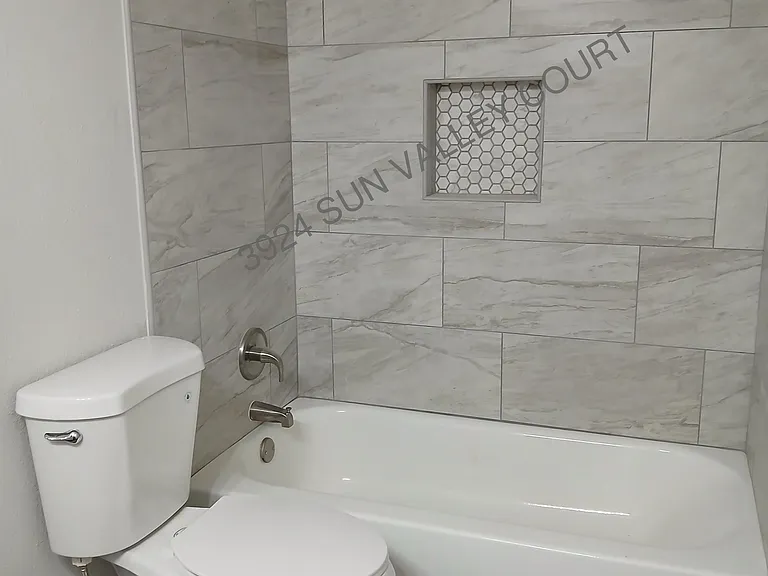 3924 Sun Valley Ct — Photo 8