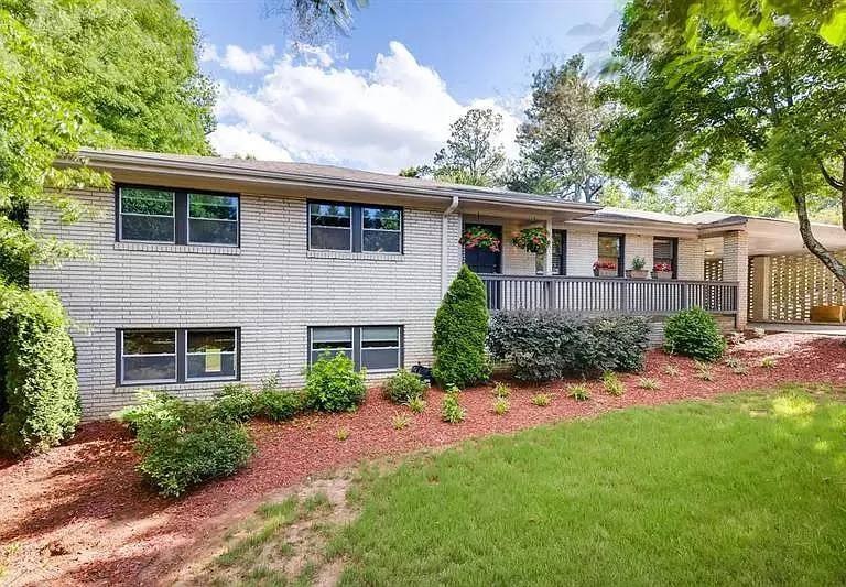 1792 Sandy Plains Rd — Photo 14