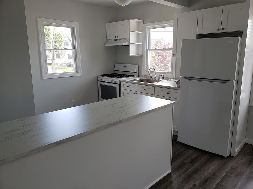 1st image of 137 Barnard Ave