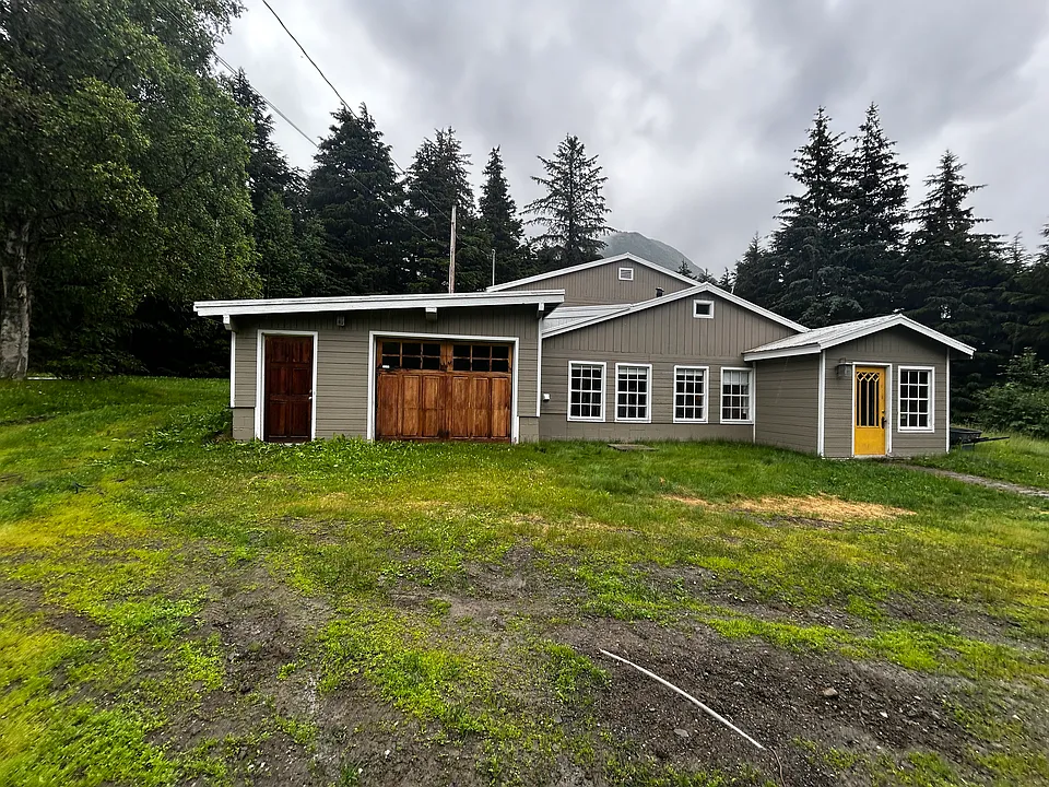 330 Sawmill Rd