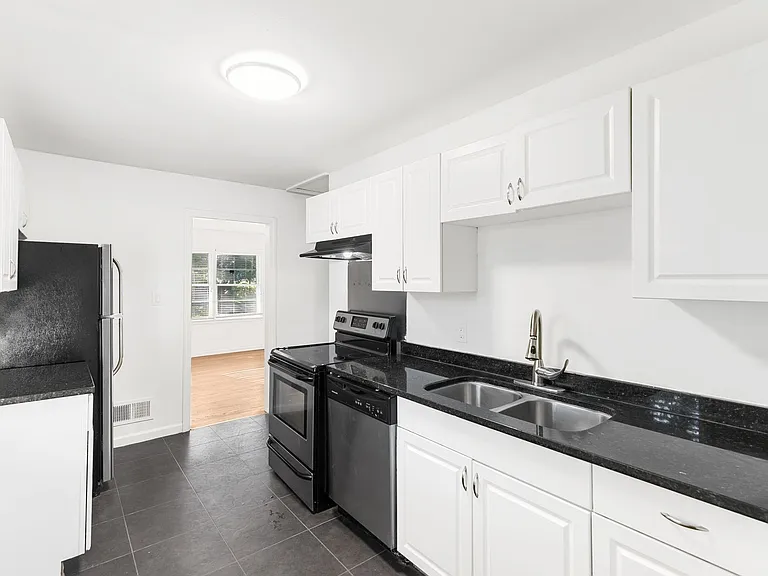 Cahaba Park Apartments — Photo 7