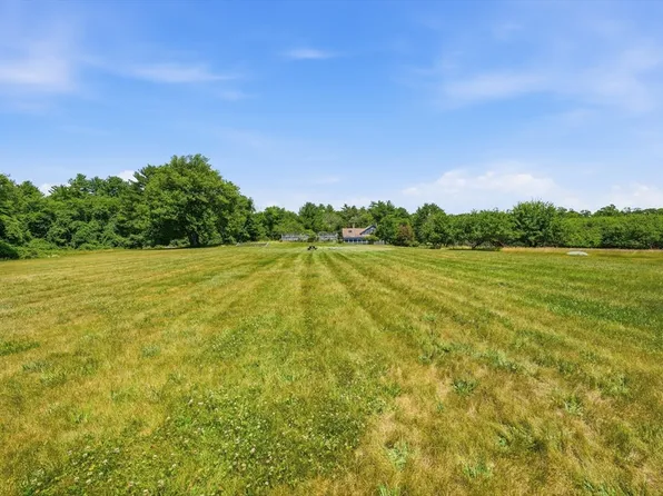 126-126A Lucy Little Rd, North Dartmouth, MA 02747