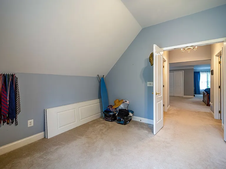 1115 Amanda Dr — Photo 23