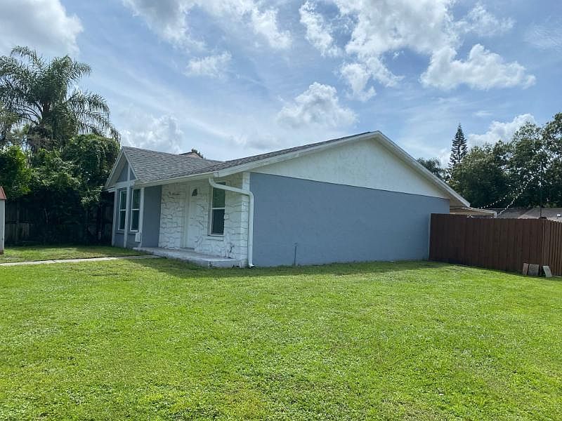 1st image of 8207 Glenmoor Ct