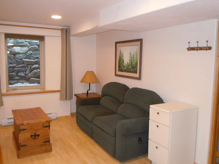 300B Locals Ln — Photo 8