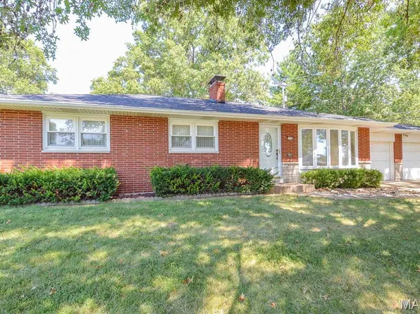 1244 N Evergreen Ln, Columbia, IL 62236