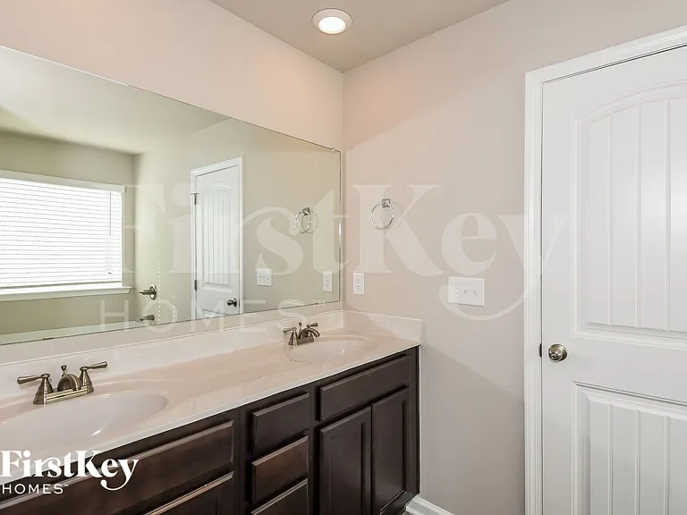4954 Hillstone Dr — Photo 15