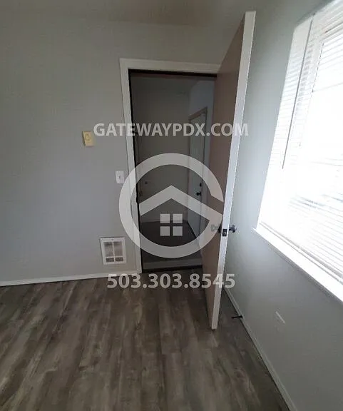 240 N 2nd St — Photo 20