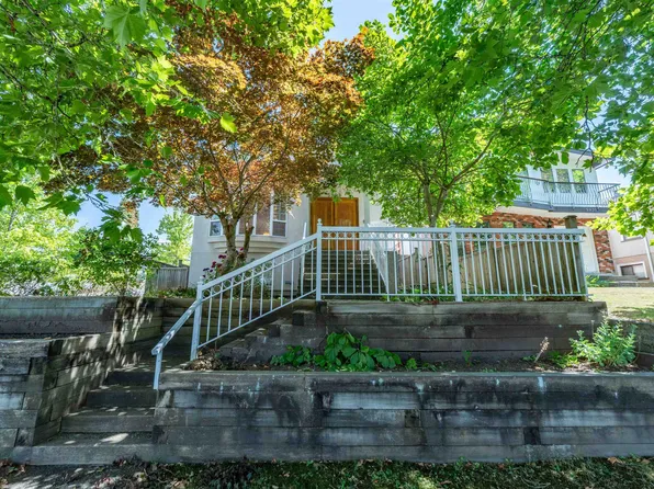 5908 Dumfries St, Vancouver, BC V5P 3A9