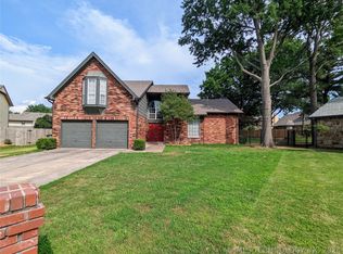 5328 E 92nd St, Tulsa, OK 74137