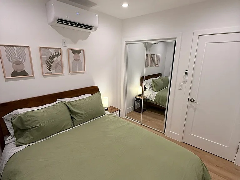 11140 Oxnard St #5952 — Photo 5