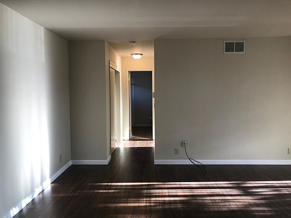 4th image of 2342 California St #10