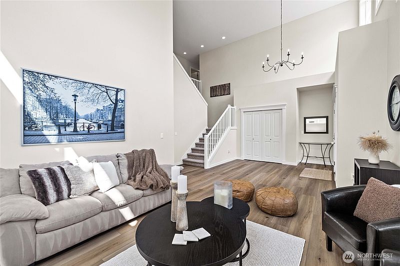 5th image of 3098 SE 16th Street