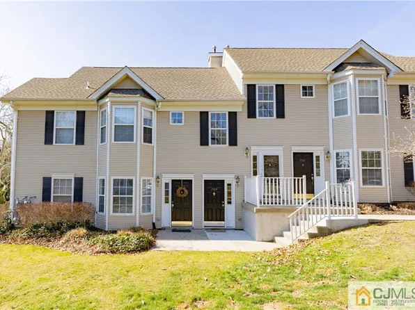 1503 Cypress Ln #3, East Brunswick, NJ 08816