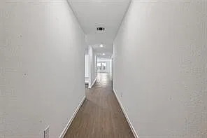 4 bed, 2.0 bath, 1760 sqft, $2,100 — Photo 2