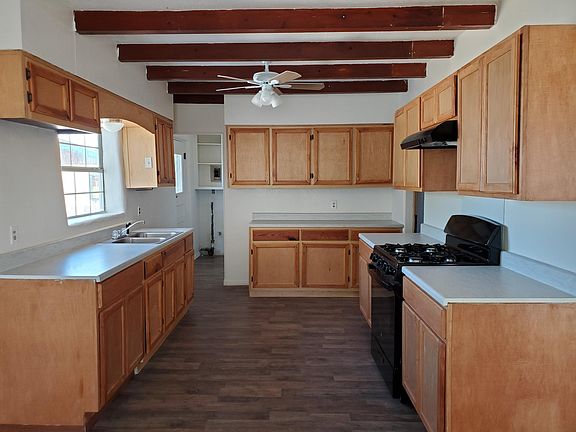 5th image of 819 Reservoir St