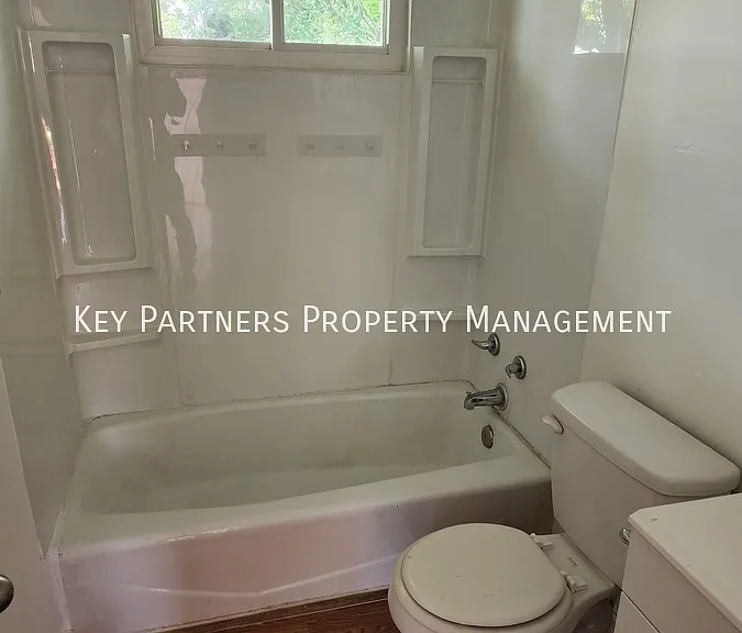 128 Warner Ave #3 — Photo 9