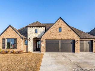 2808 E Portland St, Broken Arrow, OK 74014