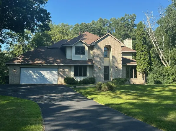 230 Plainview Dr, River Falls, WI 54022