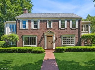 120 Abingdon Ave, Kenilworth, IL