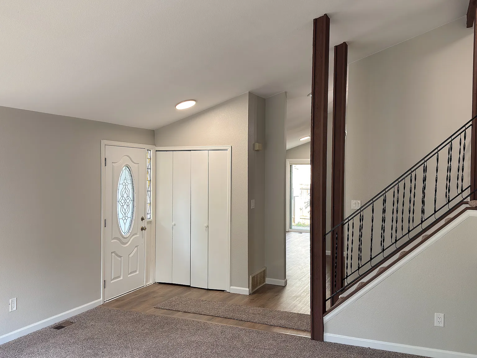 5 bed, 2520 sqft, $2,550 — Photo 4