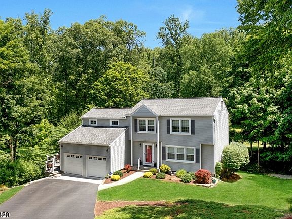 2nd image of 4 Ashley Ct