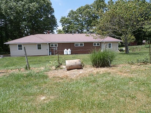 4th image of 95 Heather Ln