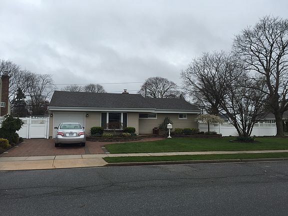 2nd image of 127 Pollok Pl