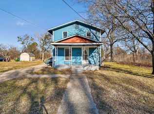 706 W 5th St, Hearne, TX 77859