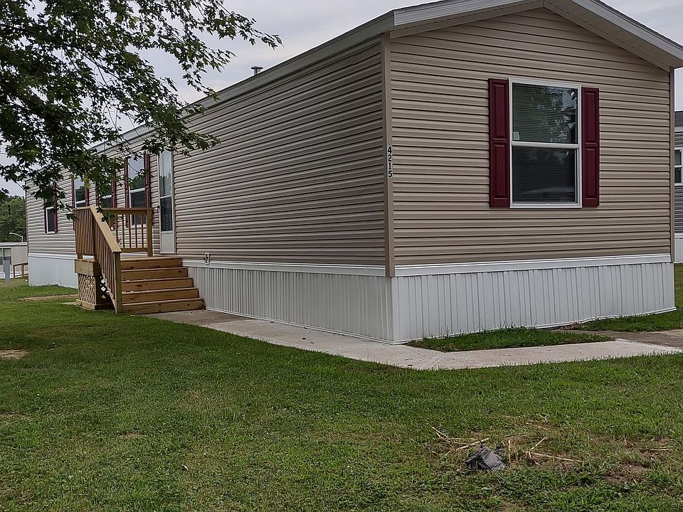 2nd image of 817 Georgina Dr